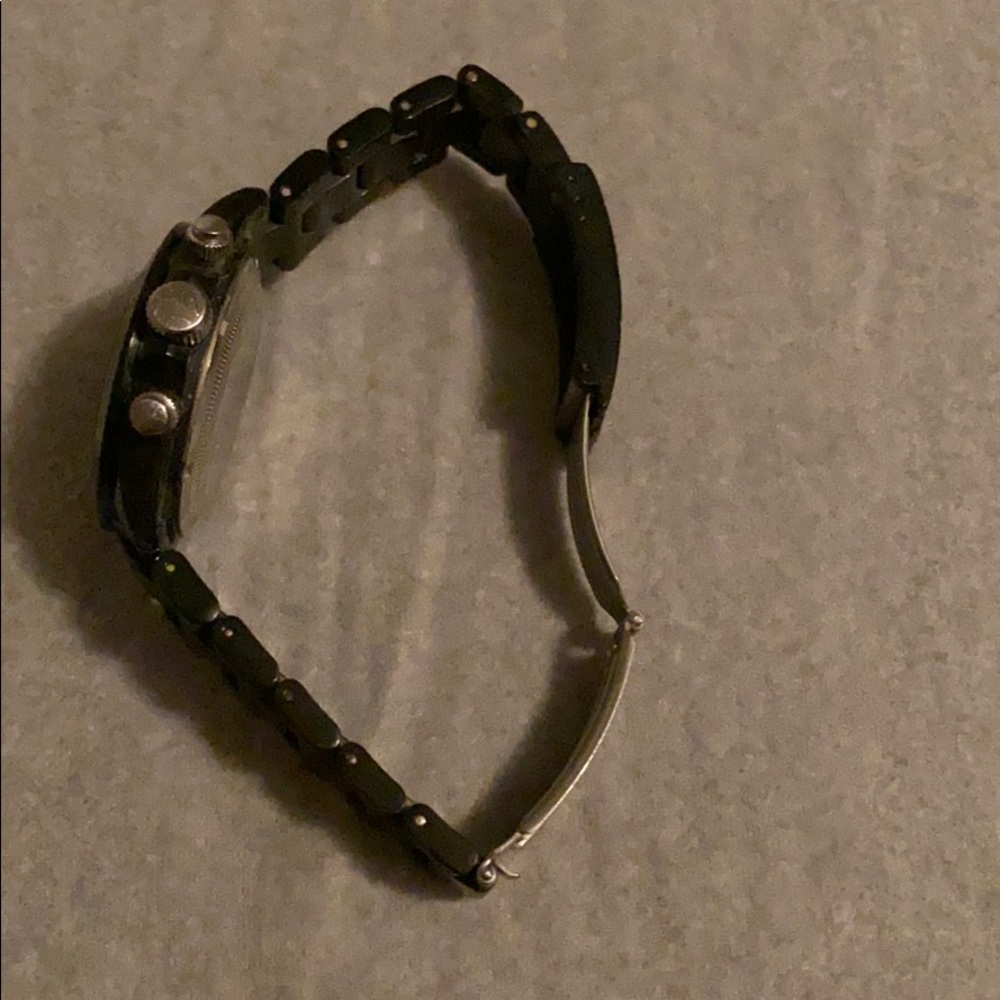 Watch - Picture 2 of 3
